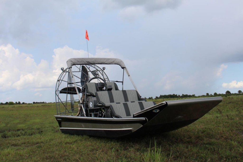 PLEASURE 28 Diamondback Airboats