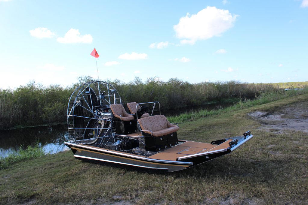 PLEASURE 35 Diamondback Airboats
