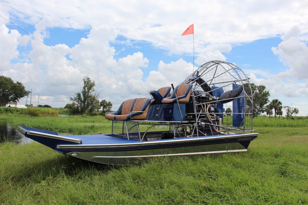 PLEASURE 39 Diamondback Airboats